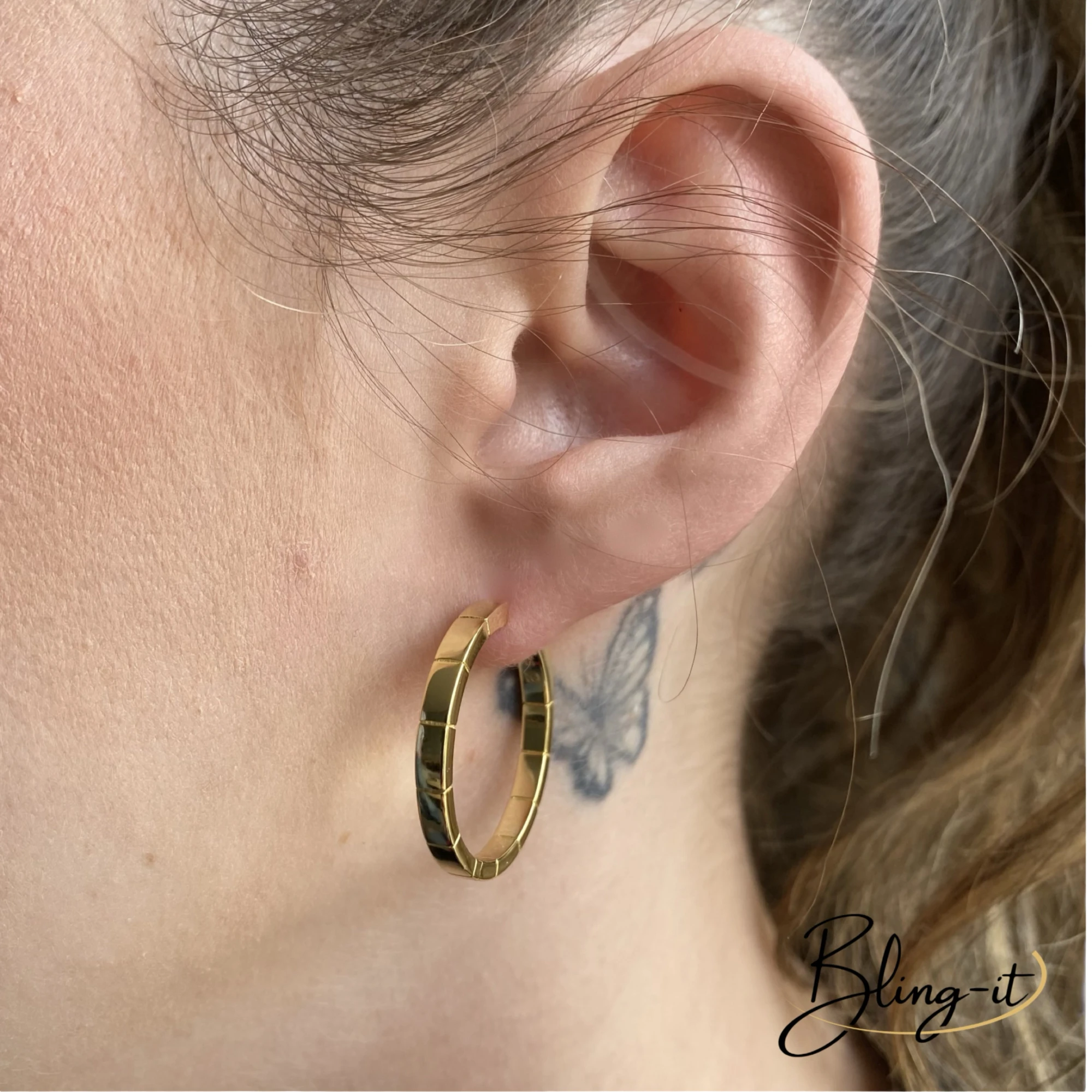 Large Relief Hoop Earring/14 Carat Goldplated/2.5cm