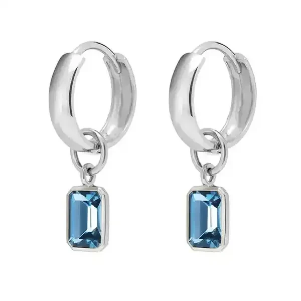 Oorringen met blauwe steen