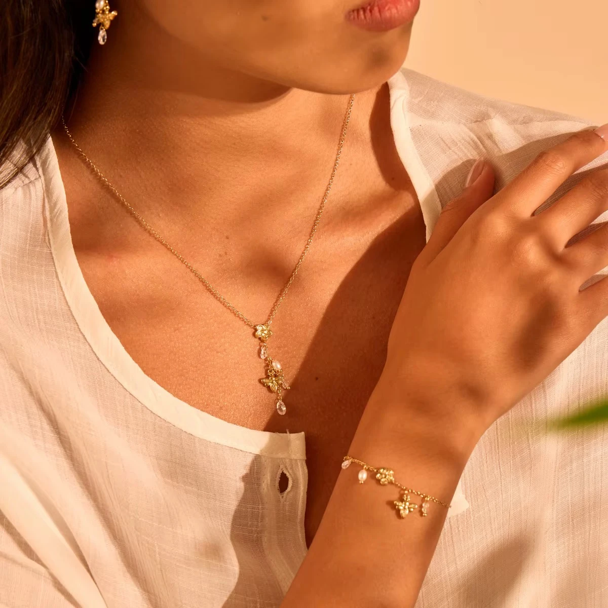Busy Bee Necklace with Flower and Pearls
